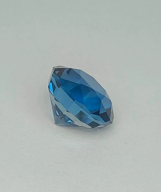 7.37ct Natural Swiss Blue Topaz Round Cut Loose Gemstone From Nigeria — view 3